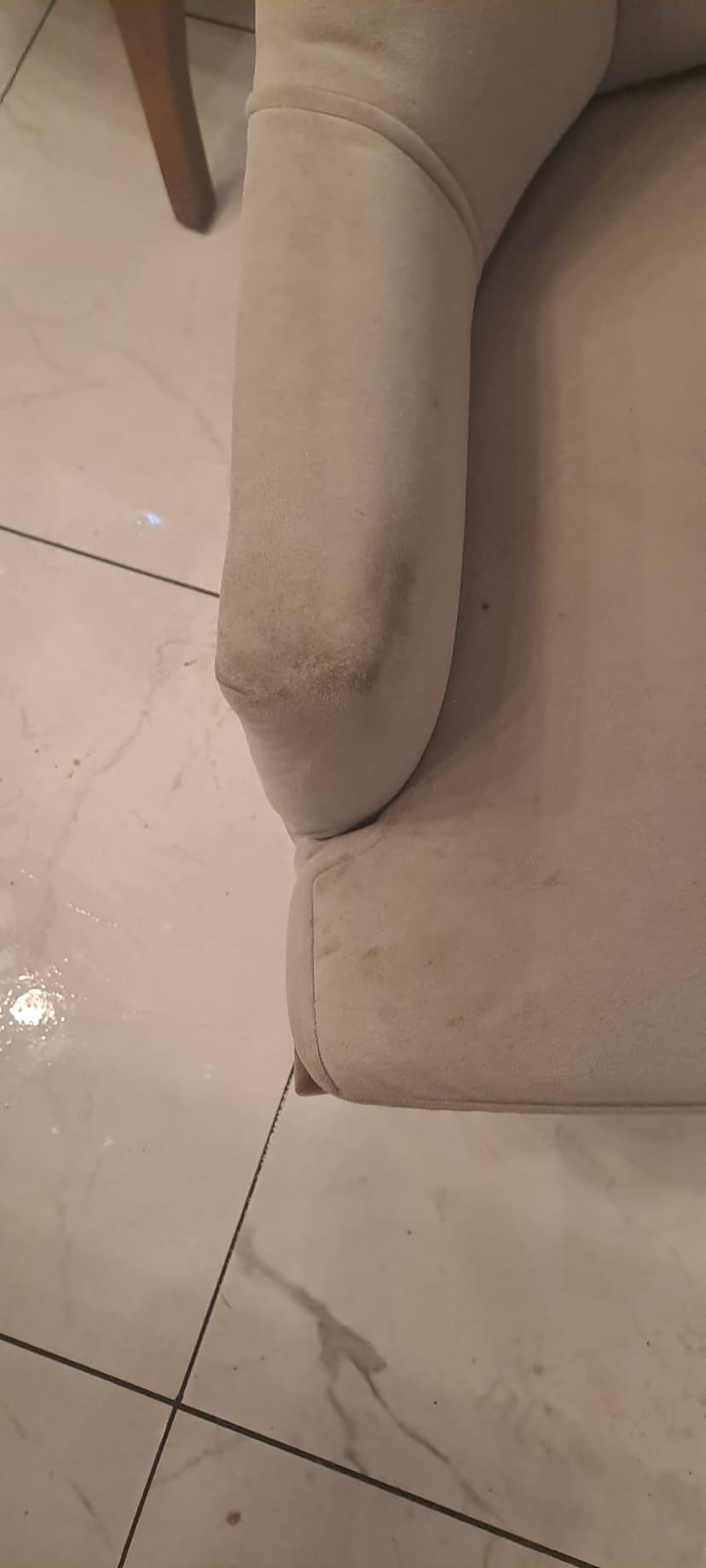 Yaz ve Kış Aylarında Koltuk Bakımı Nasıl Yapılır?
